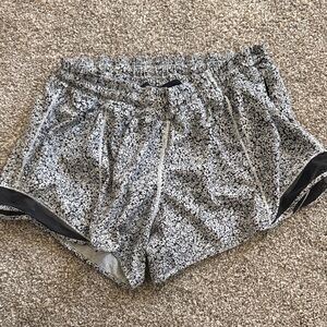 lululemon athletica Hotty Hot 4" short- fun  floral print